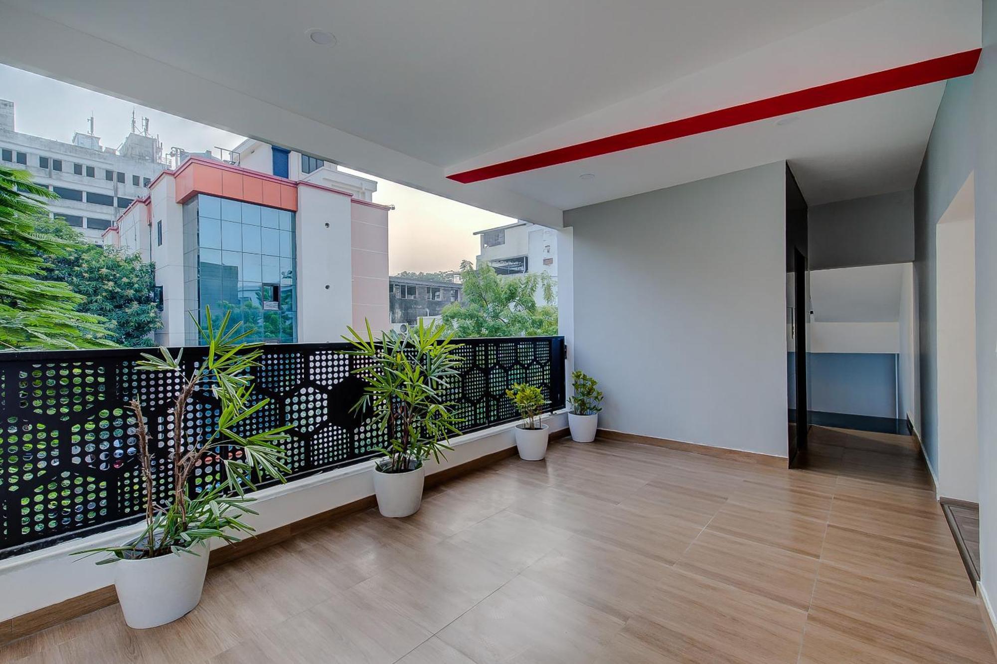 Super Townhouse T Nagar *